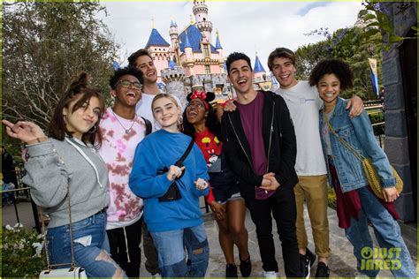 'Zombies 2' Cast Enjoy Fun Filled Day at Disneyland | Photo 1290516 ...