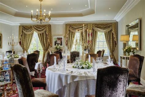 Hayfield Manor Hotel Wedding Venue Moyvalley, Kildare | hitched.ie