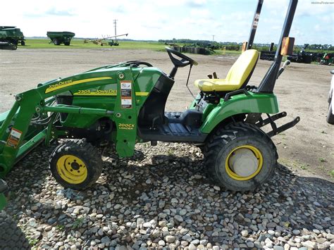 2007 John Deere 2305 with 200CX loader Tractors - Compact (1-40hp ...