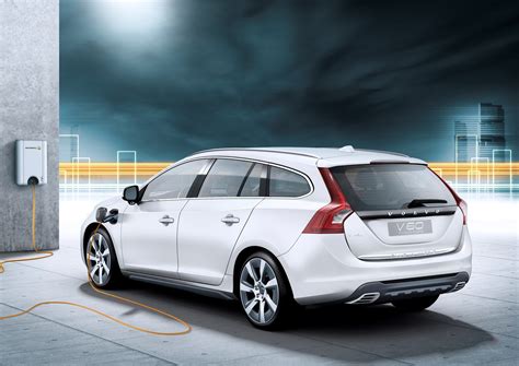 Volvo Car Corporation starts selling the Volvo V60 Plug-in Hybrid in ...