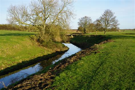 Louth Canal near River Farm © Ian S cc-by-sa/2.0 :: Geograph Britain ...