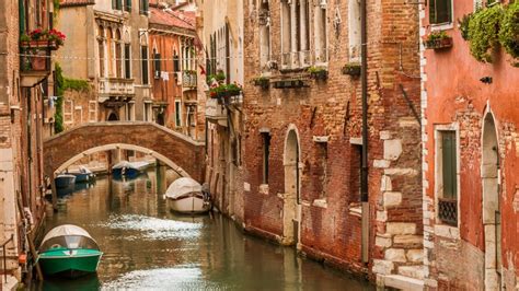 Beyond the Grand Canal: a non-touristy guide to Venice | Intrepid ...