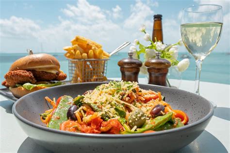 Best Restaurants in Airlie Beach | East Coast Tours Australia