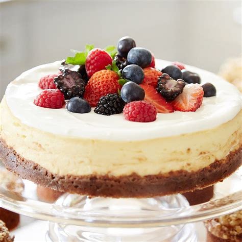 Mary Berrys American Baked Cheesecake ~ on a chocolate digestives ...