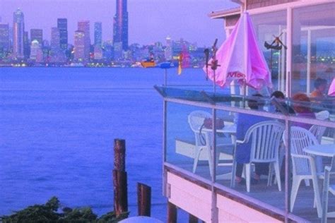 Salty's on Alki Beach is one of the best restaurants in Seattle