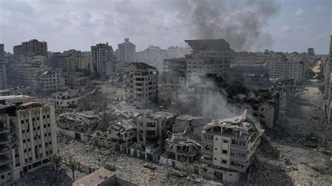 Israel Pounds Gaza Neighborhoods, As People Scramble for Safety in ...