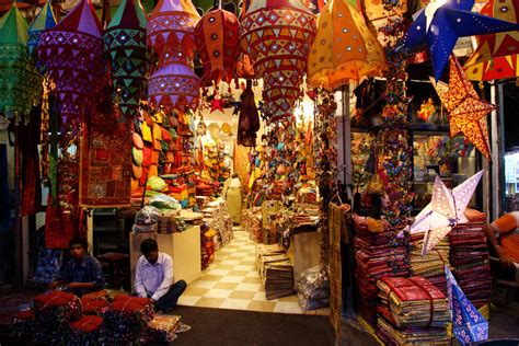 10 Best Delhi Markets for Shopping and What You Can Buy