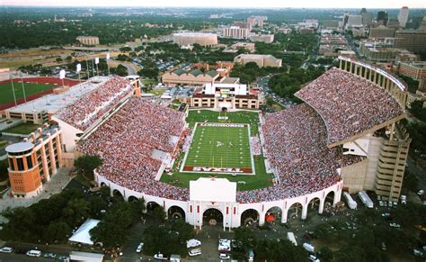 Austin Royal Memorial Stadium Darrell K Royal-Texas Memorial Stadium is ...