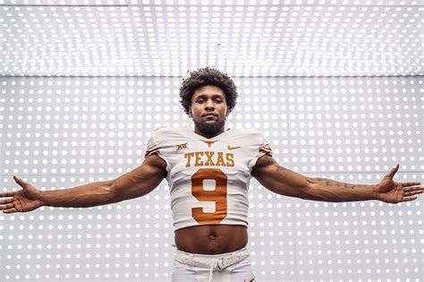 Texas Longhorns TE Jahleel Billingsley Leaves Program - Sports ...