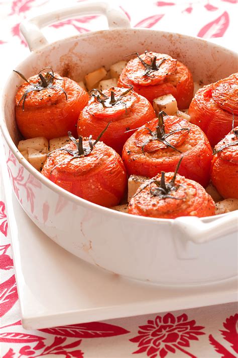 Baked Tomatoes Stuffed with Rice (Roman Style) - SippitySup