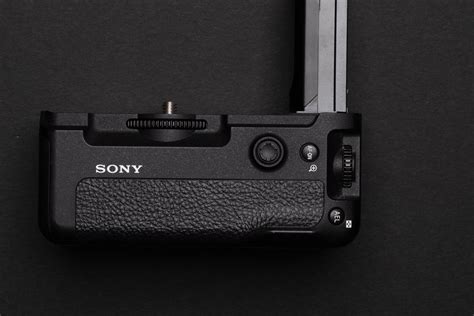 Best Accessories Sony A7III, A7rIII | Alik Griffin