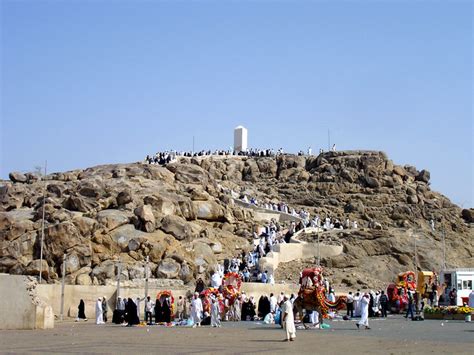 Jabal ar-Rahmah (Mount of mercy) - Arafat | Flickr - Photo Sharing!