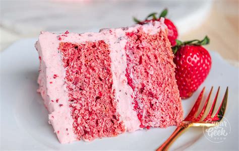 Best Easy Strawberry Cake Recipe: Homemade Delight 2023