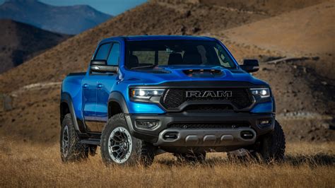 2021 Ford F-150 Raptor vs. 2021 Ram 1500 TRX - Kelley Blue Book