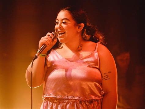 Kaina sells out Lincoln Hall – The Columbia Chronicle