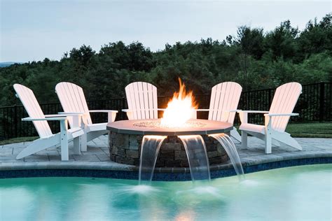 Outdoor Fire Features from Warming Trends Transform Spaces