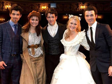 The Jonas Brothers and two cast members from Les Miserables 25th ...