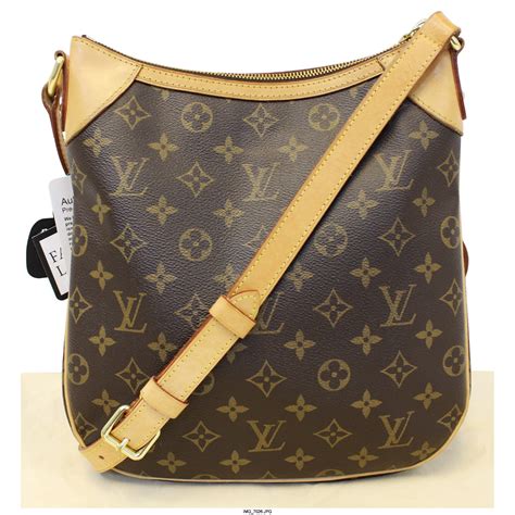 Louis Vuitton Quilted Crossbody Baggage | semashow.com