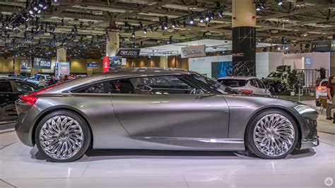 Buick unveils new forward-thinking Wildcat EV concept in Canada