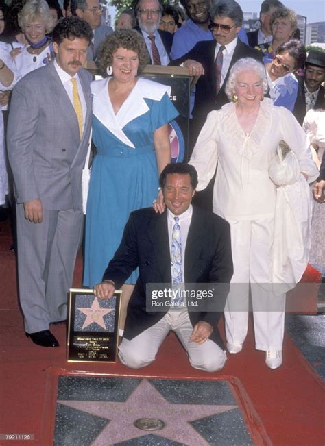 News Photo : Singer Tom Jones, son Mark Woodward, sister... | Tom jones ...