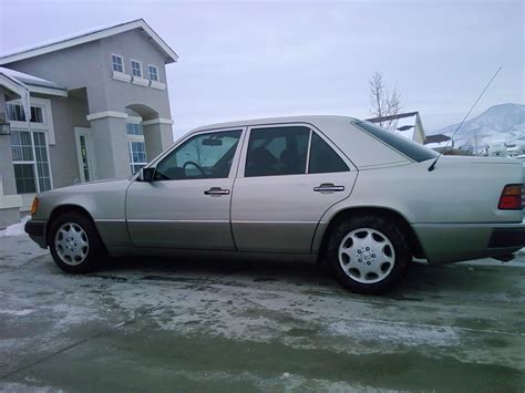 Mercedes-Benz 400-Class - Information and photos - MOMENTcar