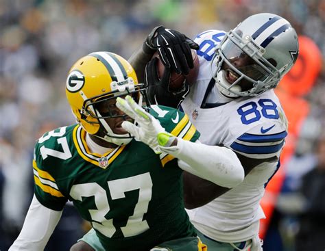 Not a catch? Why Dez Bryant's reception was overturned in Cowboys' loss ...