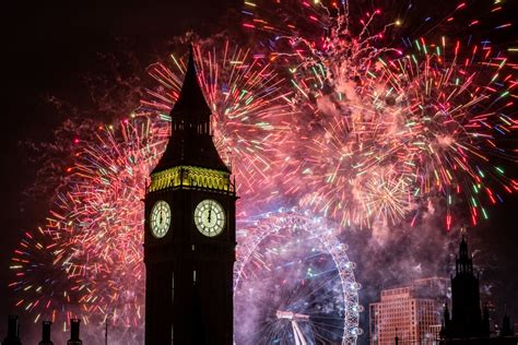 London pays tribute to the Queen and Ukraine in spectacular New Year’s ...