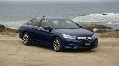 The updated Honda Accord Hybrid is more efficient... and less? - CNET