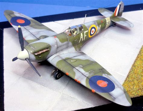 The Modelling News: Building the new Revell 1/72nd Spitfire Mk.IIa - A ...