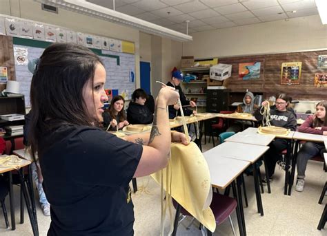 Indigenous students use deer hide to make drums | CBC News