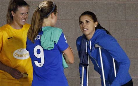 U.S. women's soccer star Alex Morgan suffers knee injury; out 2-4 weeks ...