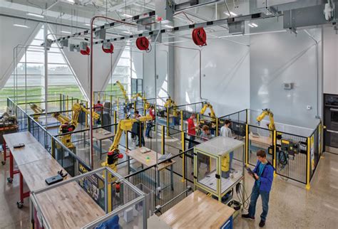 Designing Robotics Labs -- Spaces4Learning