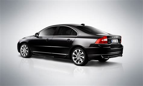 New Volvo S80 Executive and V70 R-Design - top-of-the-line sedan and ...