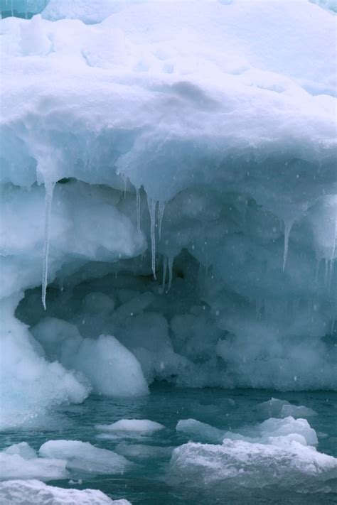 Beguiling Photos Capture the Beauty of Antarctica's Icebergs - Feature ...