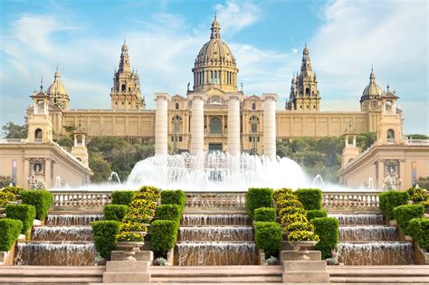 Magic Fountain of Montjuic in Barcelona - Magical Performances of Light ...