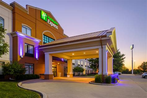 HOLIDAY INN EXPRESS BLOOMINGTON WEST, AN IHG HOTEL - Updated 2022 ...