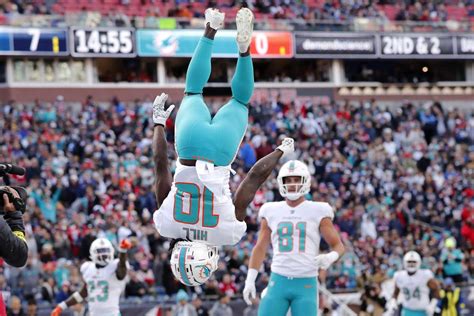 Tyreek Hill, after Dolphins' fifth straight loss: ‘We're just in a mud ...