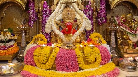 Siddhivinayak Ganapati Idol Live Darshan & Streaming Online For Ganesh ...