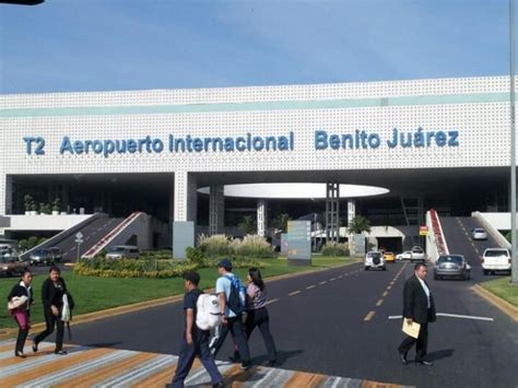 Terminal 2 del Aeropuerto Internacional Benito Juárez de la Ciudad de ...