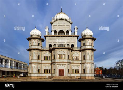 Guru Nanak Gurdwara - sikh temple at Queen's Park, Bedford ...