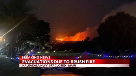 Maui brush fire causes road closures and evacuations - YouTube