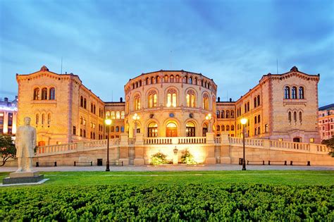 Stortinget i Oslo - Nasjonalforsamlingens hus på Løvebakken – Go Guides