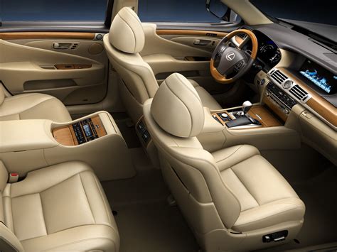 LS 600h Interior | Lexus Bahrain