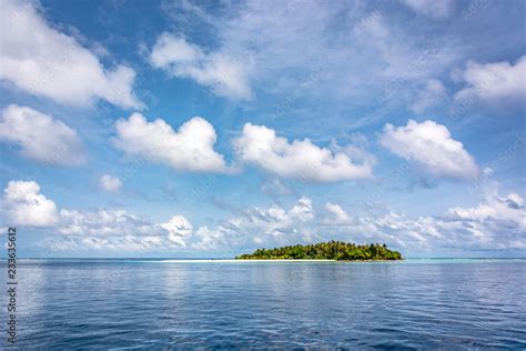 Stunning tropical beach with white sand in the Maldives. a great place ...