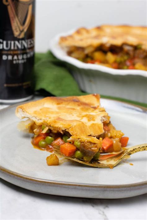 Steak & Guinness Pie | Recipe | Guinness pies, Steak and guinness pie, Food