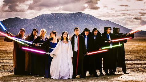 Star Wars Wedding on $5,000 Budget Features Lightsabers