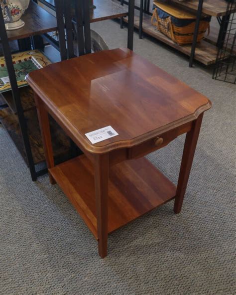 Cherry End Table w/ Drawer | New England Home Furniture Consignment