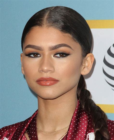 Zendaya’s silk suit at Essence Black Women In Hollywood event|Lainey ...