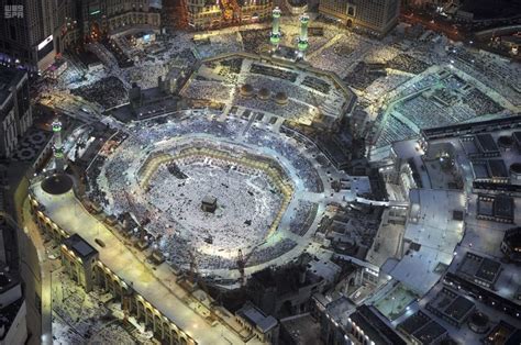 Aerial View of Masjid Al Haram, Makkah - Ramadan 1438H / 2017 | CBHUK