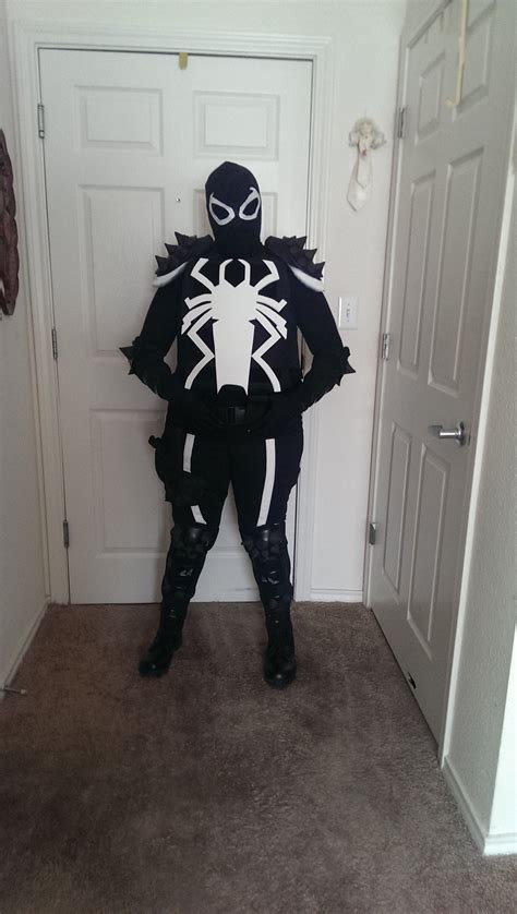 [Cosplay] My Agent Venom costume for Halloween. [F]irst homemade outfit ...